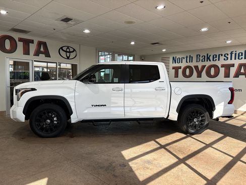 Used 2024 Toyota Tundra Limited AWD/4WD image 7
