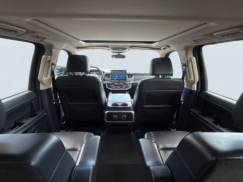 Used 2023 Ford Expedition XLT AWD/4WD image 10