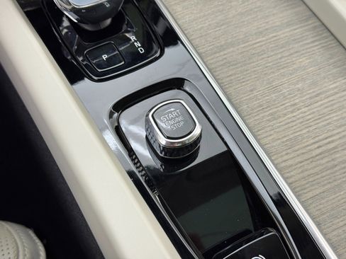 Used 2023 Volvo XC60 B5 Ultimate w/ Protection Package Premier image 32