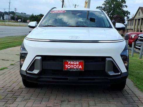 Used 2024 Hyundai Kona SEL AWD/4WD image 2