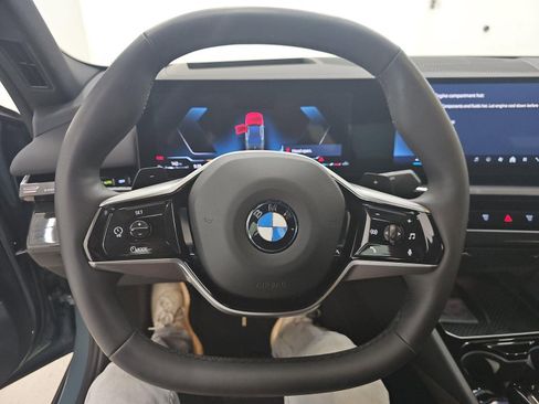 Used 2025 BMW 530i image 11