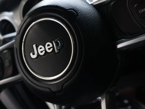 Used 2021 Jeep Wrangler Unlimited Sahara AWD/4WD image 22