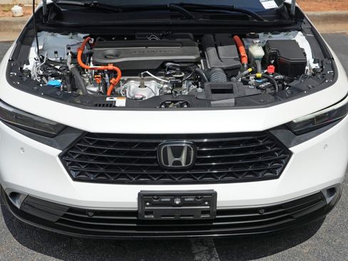 Used 2023 Honda Accord Touring image 7