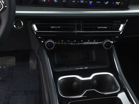 New 2026 Chevrolet Traverse LT w/ Sun and Wheel Package image 16