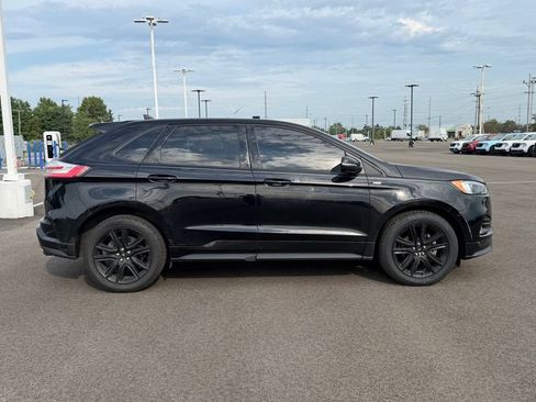 Used 2020 Ford Edge ST-Line w/ Cold Weather Package FWD image 4