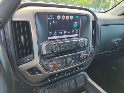 Used 2019 GMC Sierra 2500 Denali w/ Duramax Plus Package AWD/4WD image 28