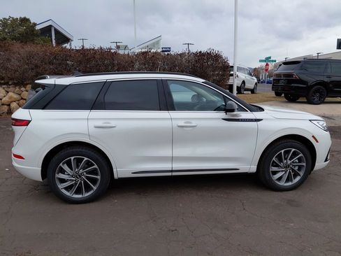 New 2026 Lincoln Corsair Grand Touring image 9