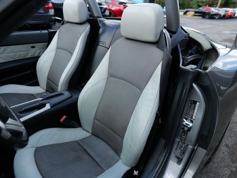 Used 2004 BMW Z4 2.5i image 16