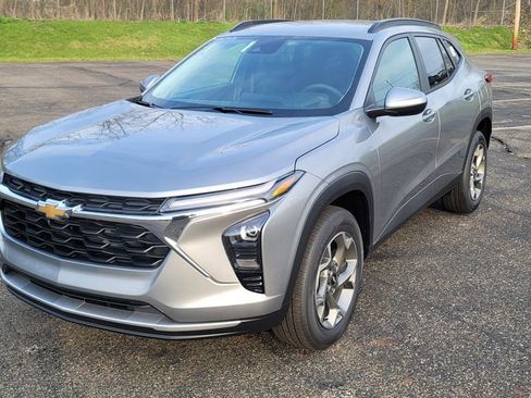 New 2026 Chevrolet Trax LT image 3