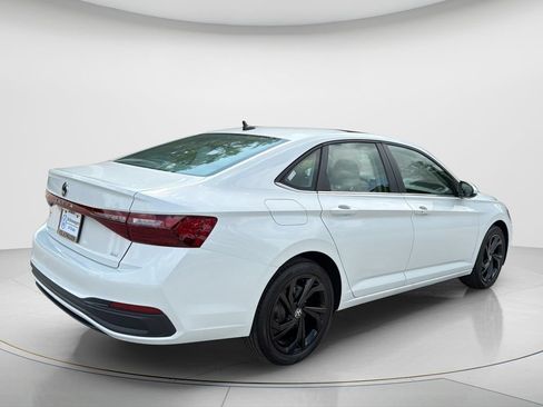 New 2026 Volkswagen Jetta SE FWD image 5