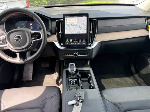 Used 2026 Volvo XC90 B6 Plus w/ Protection Package Premier AWD/4WD image 28
