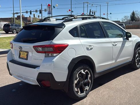 Used 2022 Subaru Crosstrek 2.5i Limited w/ Moonroof Package 2 AWD/4WD image 5