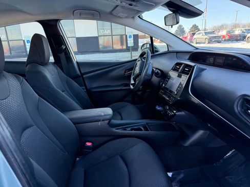 Used 2020 Toyota Prius LE image 24