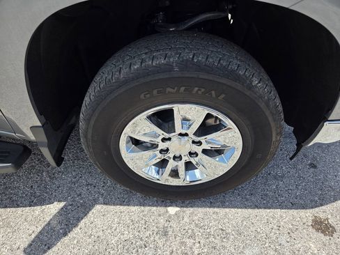 Used 2024 Chevrolet Silverado 1500 LT w/ Leather Package AWD/4WD image 19