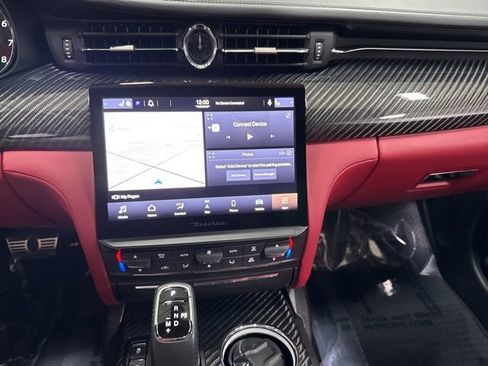 Used 2022 Maserati Quattroporte Trofeo RWD image 19