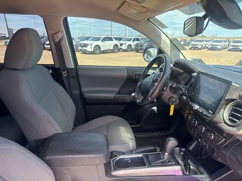 Used 2019 Toyota Tacoma SR5 image 32