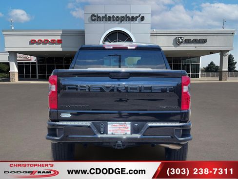 Used 2026 Chevrolet Silverado 1500 Custom w/ LPO, Dark Essentials Package AWD/4WD image 4