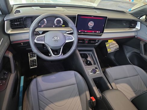 New 2026 Volkswagen Tiguan SE R-Line image 7