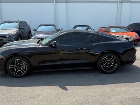 Used 2022 Ford Mustang Premium RWD image 4