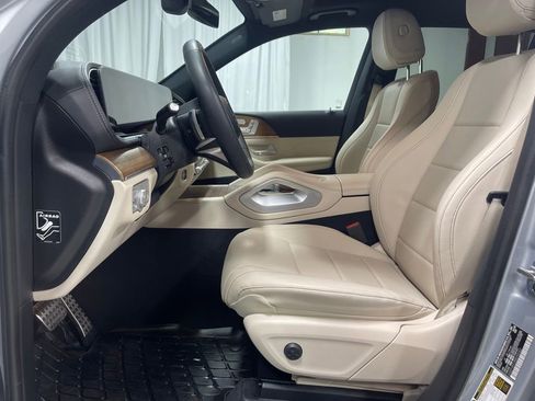 Used 2024 Mercedes-Benz GLS 450 4MATIC image 20