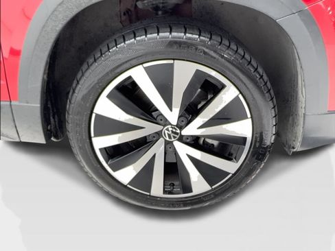Used 2022 Volkswagen Taos SE FWD image 14