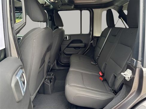 Used 2021 Jeep Wrangler Unlimited Sahara w/ Uconnect 4C Nav & Sound Group image 19