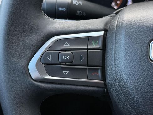 Used 2023 Jeep Compass Latitude w/ Sun and Sound Group AWD/4WD image 30