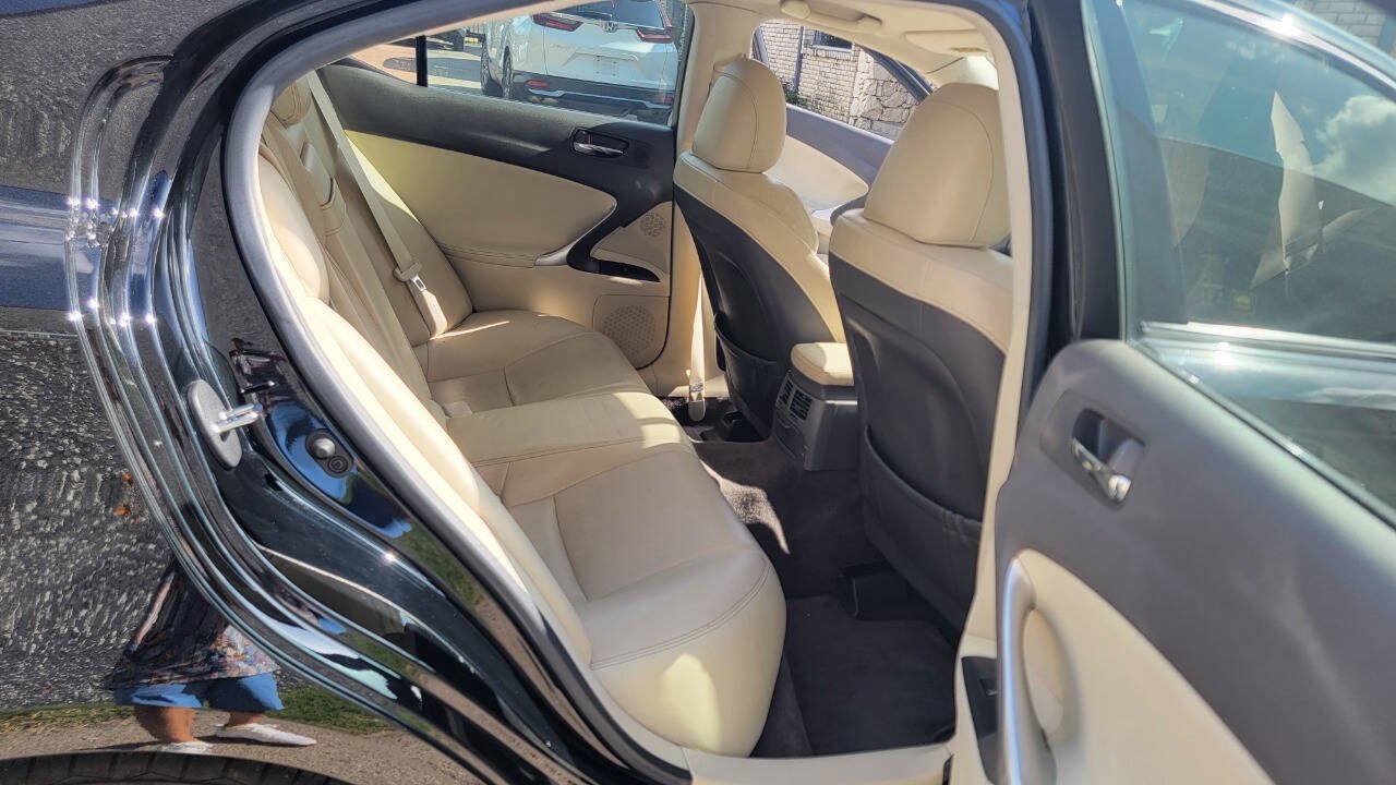Used 2010 Lexus IS 250 w/ Preferred Accessory Package RWD image 21