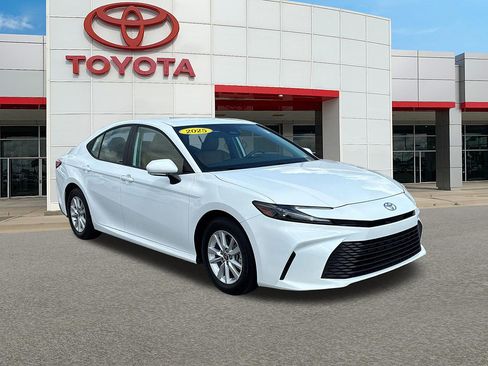 Certified 2025 Toyota Camry LE w/ Convenience Package FWD image 1