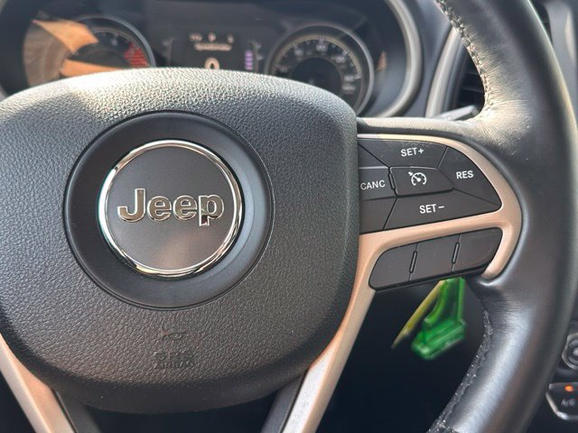 Used 2016 Jeep Cherokee Latitude w/ Cold Weather Group AWD/4WD image 23