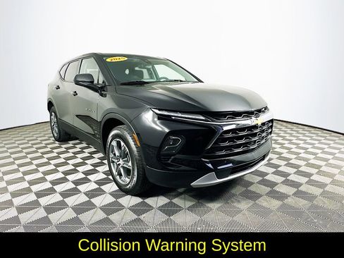 Used 2025 Chevrolet Blazer LT FWD image 3