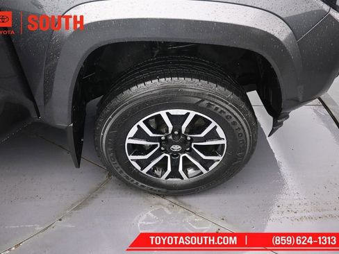 Used 2023 Toyota Tacoma TRD Sport AWD/4WD image 31