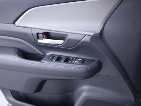 Used 2024 Toyota Grand Highlander Limited image 22