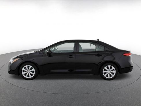 Used 2025 Toyota Corolla LE FWD image 5