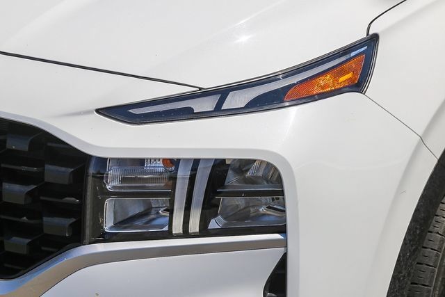 Used 2023 Hyundai Santa Fe SEL FWD image 8