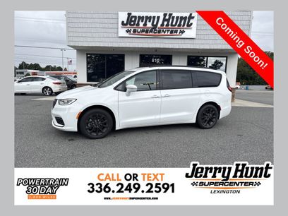 Used 2021 Chrysler Pacifica Touring w/ S Appearance Package