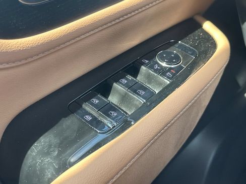 Used 2025 INFINITI QX80 Sensory AWD/4WD image 31