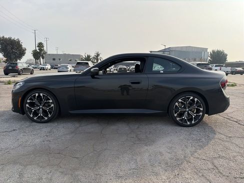 Used 2025 BMW 230i Coupe w/ Premium Package image 2