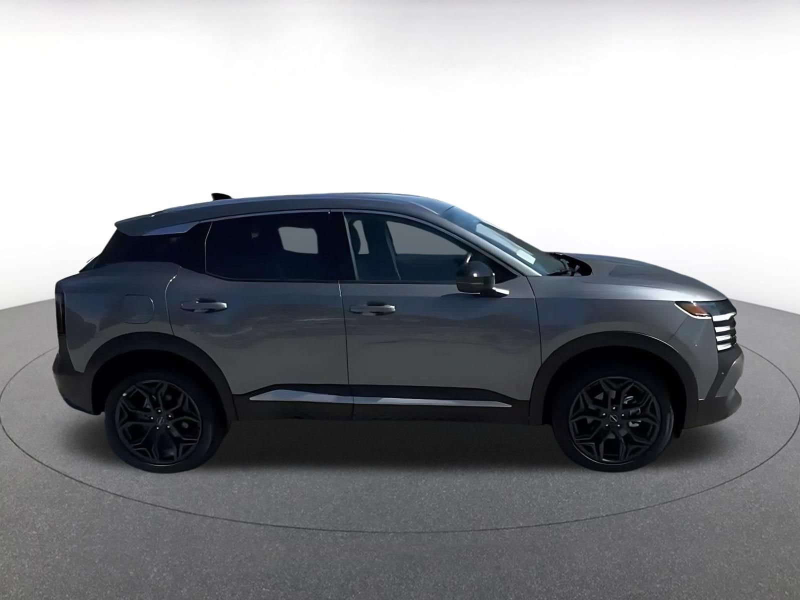 Used 2026 Nissan Kicks SR FWD image 15
