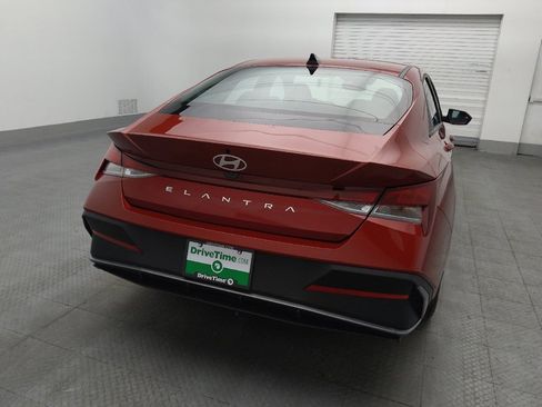 Used 2025 Hyundai Elantra SE image 7