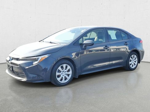 Used 2024 Toyota Corolla LE image 4