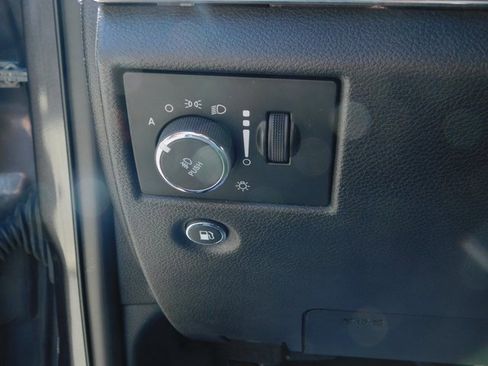 Used 2019 Jeep Grand Cherokee Limited w/ Luxury Group II image 17