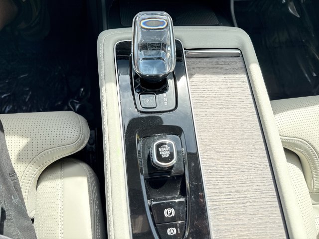 Certified 2026 Volvo XC90 B6 Ultra AWD/4WD image 27