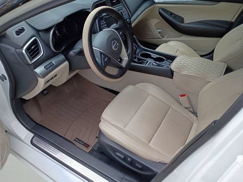 Used 2022 Nissan Maxima SV w/ Floor Mat Group FWD image 3