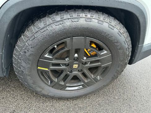 Used 2022 Rivian R1T Launch Edition image 8