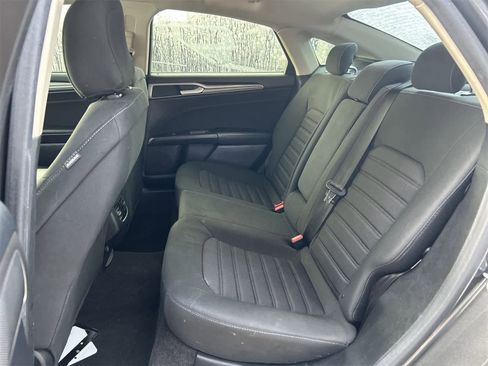 Used 2020 Ford Fusion SE image 13