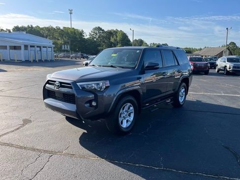 Used 2022 Toyota 4Runner SR5 Premium w/ Moonroof Package RWD image 37