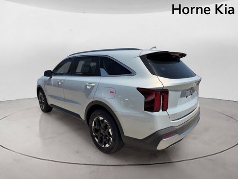 New 2026 Kia Sorento S FWD image 5