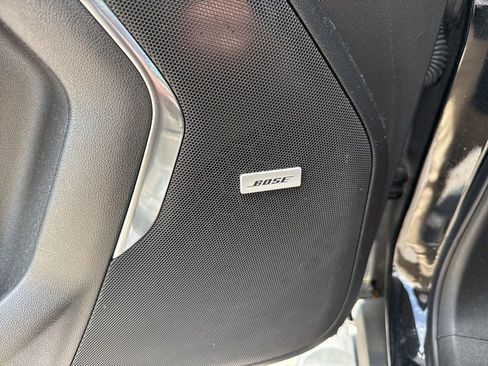 Used 2022 Chevrolet Tahoe Z71 w/ Luxury Package image 19