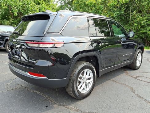 Certified 2024 Jeep Grand Cherokee Laredo X w/ Luxury Tech Group I AWD/4WD image 6